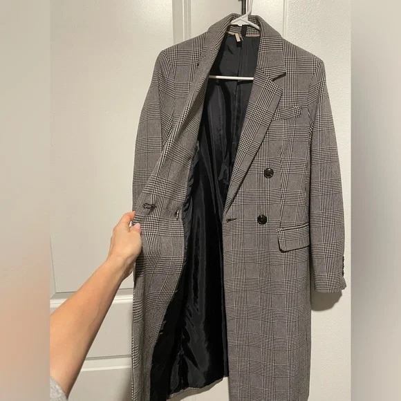 Plaid woman’s coat - Picture 2 of 3